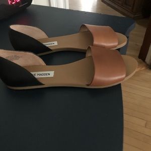 Brand new never worn Steve Madden sandals